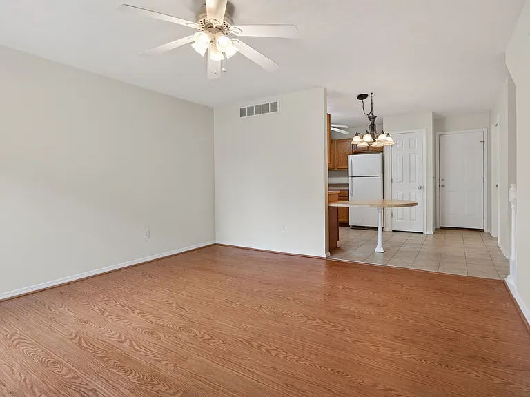 3 Ross Dr #6 — Photo 4