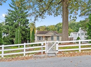 3200 Hollywood St, Mohegan Lake, NY 10547