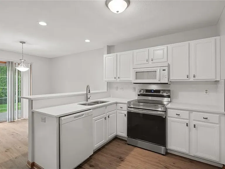 13784 Rose Dr — Photo 5