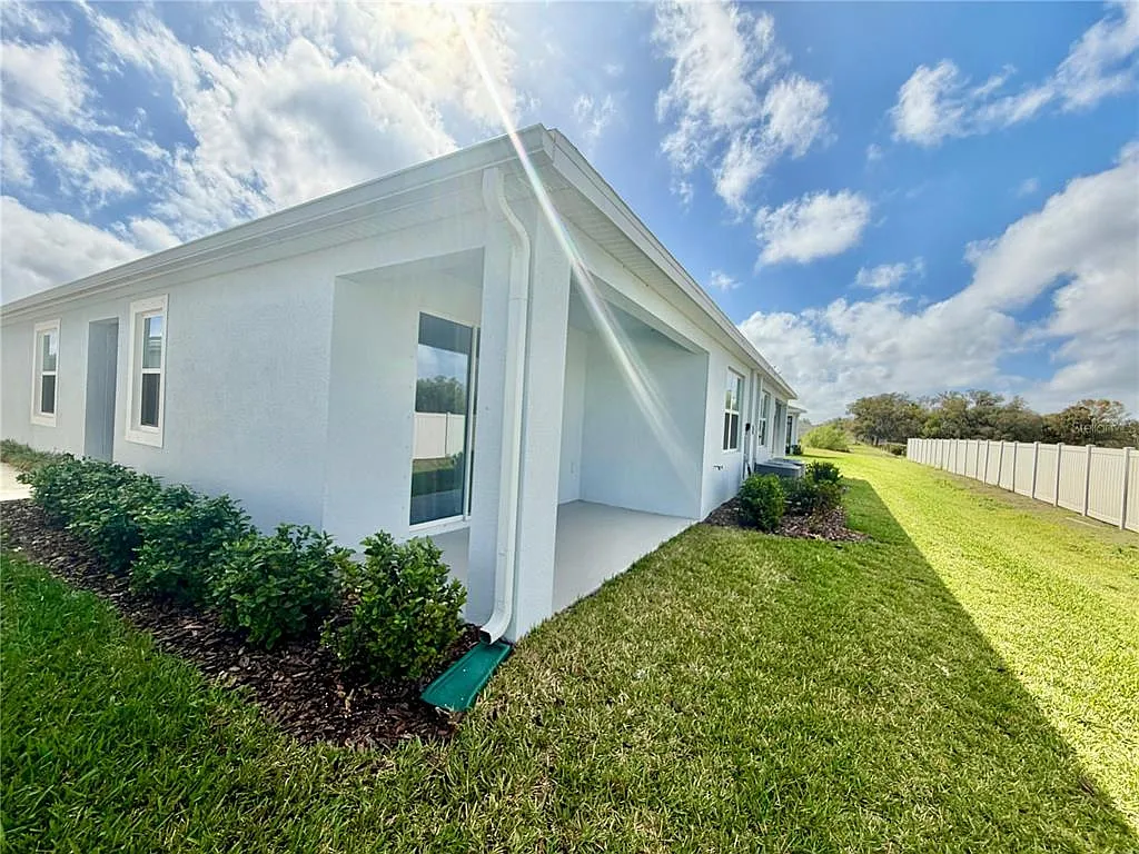 Building Photo - 626 157th Ct E