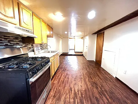 Rented by Paragon Real Estate Corporation | media 12