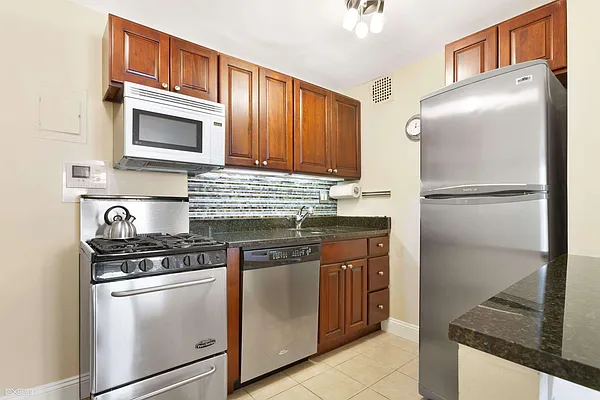 Sold by Citi Habitats | media 3