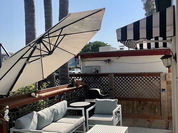 3rd image of 5095 W Point Loma Blvd