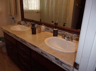 457 E Glenwood St, Grants Pass, OR 97527