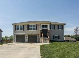 20041 W 220th Ter, Spring Hill, KS 66083