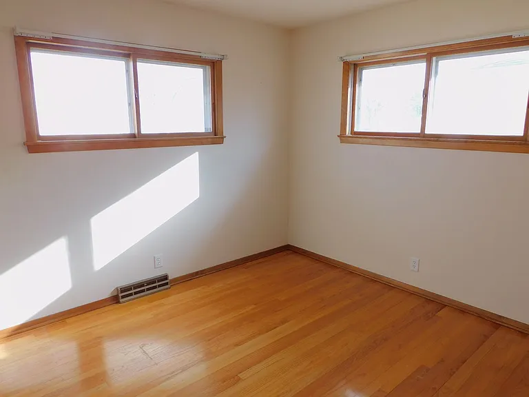 1133 N Howard Ave — Photo 8