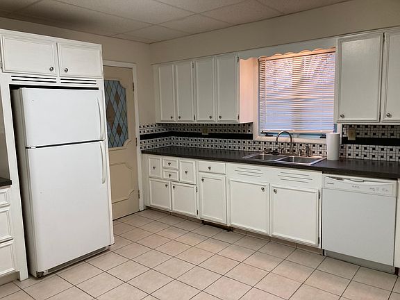 5th image of 44 N Landon Ave