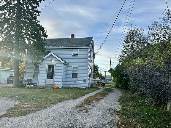3rd image of 824 8th St W