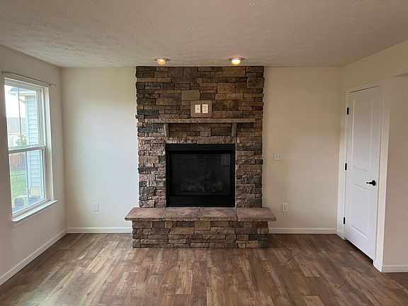 5th image of 7179 River Birch St
