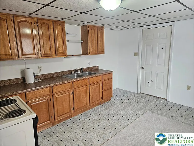 546 E Kline Ave — Photo 5