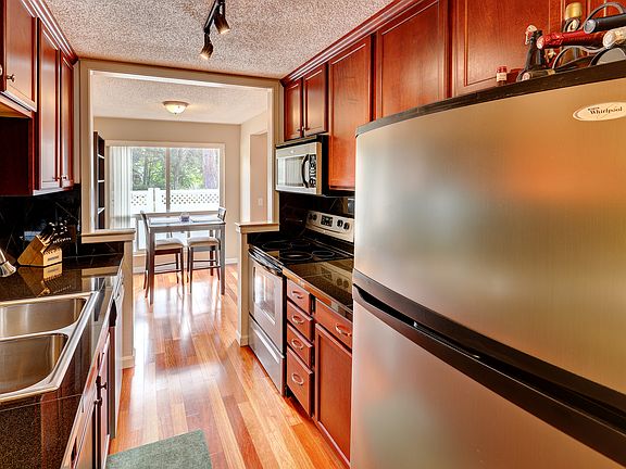 3rd image of 811 126th Pl NE APT A104