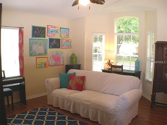 4th image of 888 N Lake Claire Cir