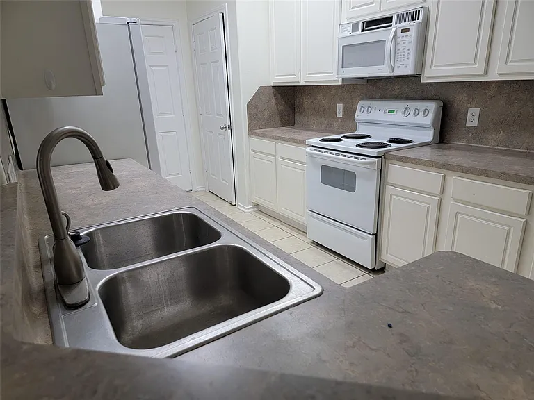 424 Folk Crest Ln — Photo 5
