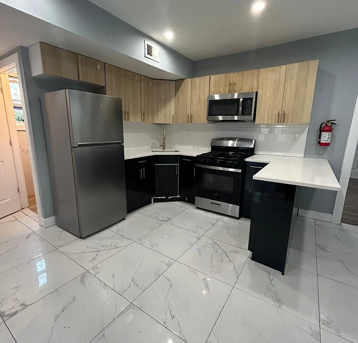 3 bed, $2,600 — Photo 4