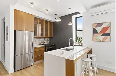 573 Metropolitan Avenue, #5E