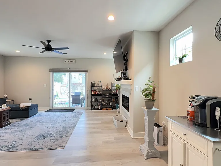 103 S Thalia Rd — Photo 10