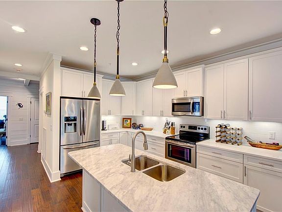 3rd image of 105 Gascoigne Ave #106