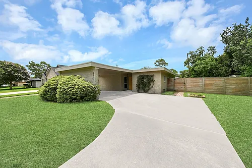 4011 Ebbtide Dr Photo 1