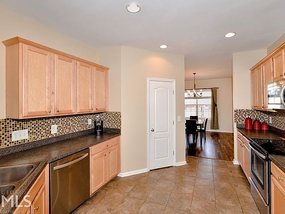 4th image of 2436 Suwanee Pointe Dr