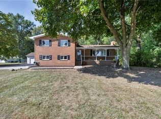 8972 Sharp Rd, Olmsted Township, OH 44138