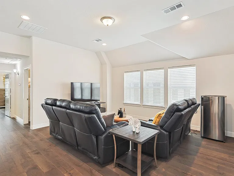 2346 Perdue Ave — Photo 39