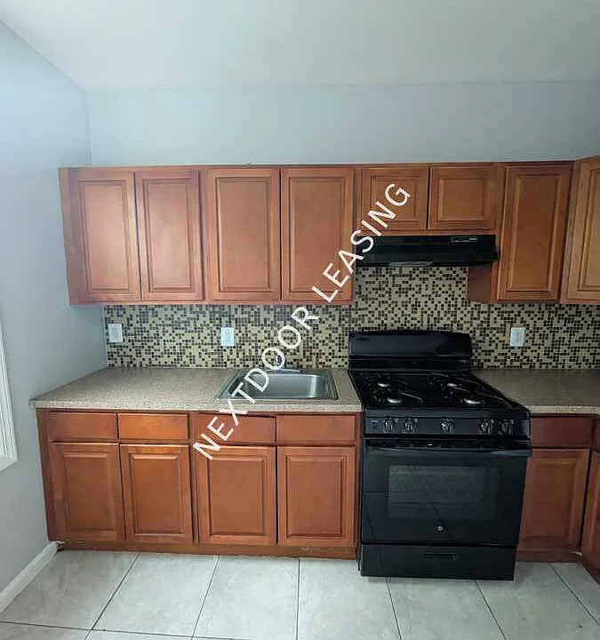 220 Dwight St #2M