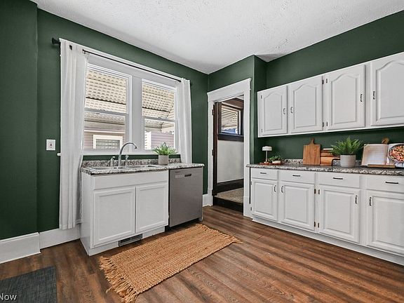 4th image of 2395 East Ave