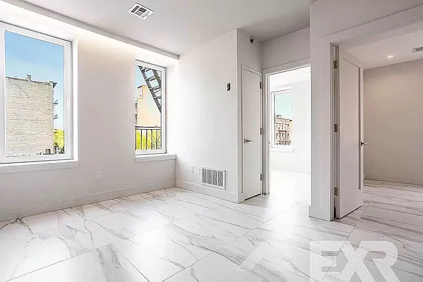 Rented by EXR | media 31