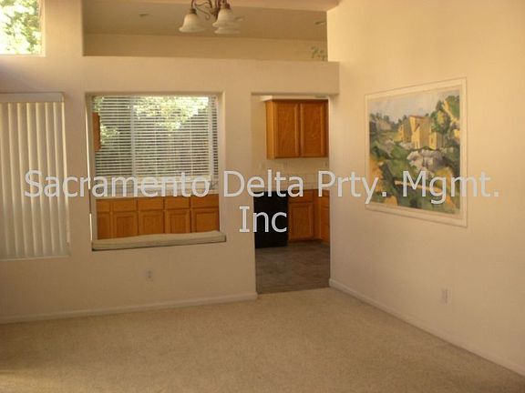 3rd image of 2608 Catalina Ct