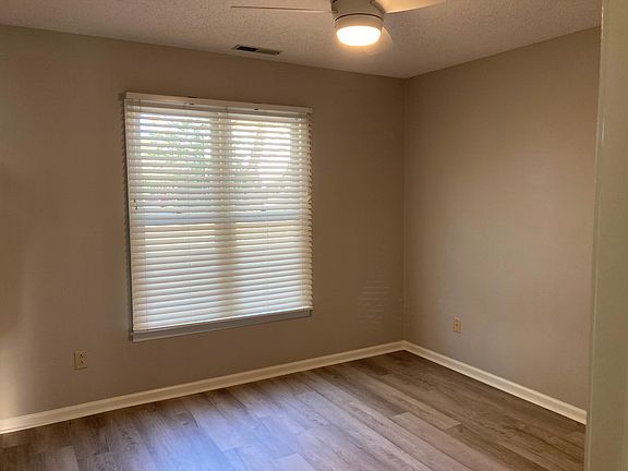 5th image of 3200 Crystal Oaks Ln #206