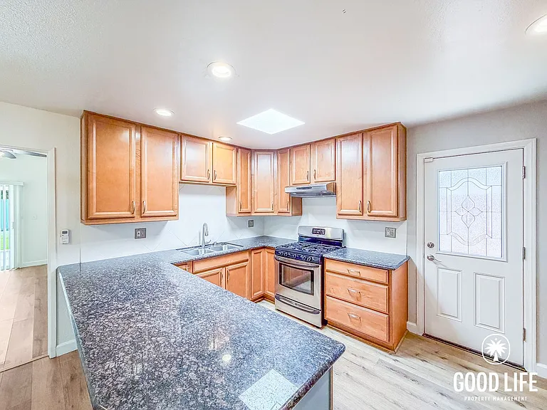 4459 Limerick Way — Photo 6