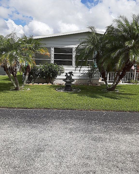 1st image of 586 Aloha Dr
