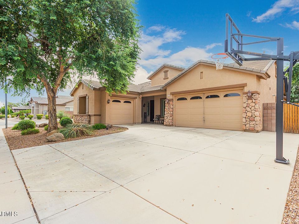 1st image of 1621 E Yellowstone Pl