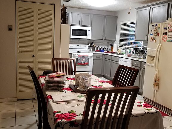 4th image of 866 SW 118th Ct #1-29