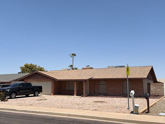 2nd image of 2524 E Adobe St