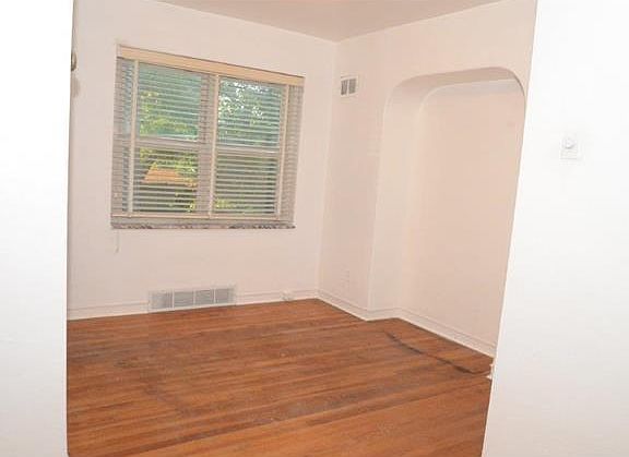3rd image of 6853 Plateau Ave