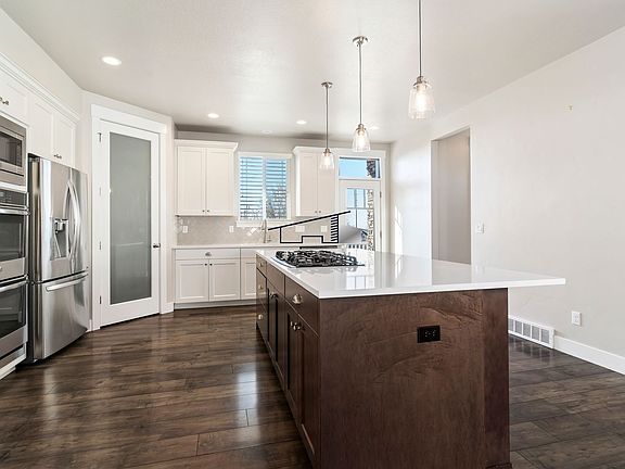 4th image of 74107-369 W Clark Cir