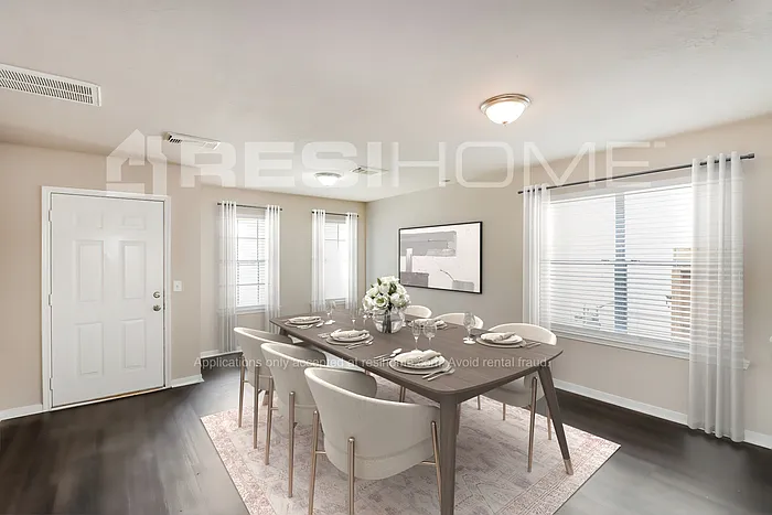 4 bed, 2.5 bath, 2371 sqft, $2,220 — Photo 3