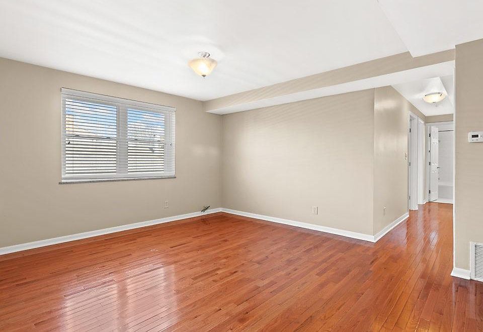 Large Living Room with Hardwood Floors
