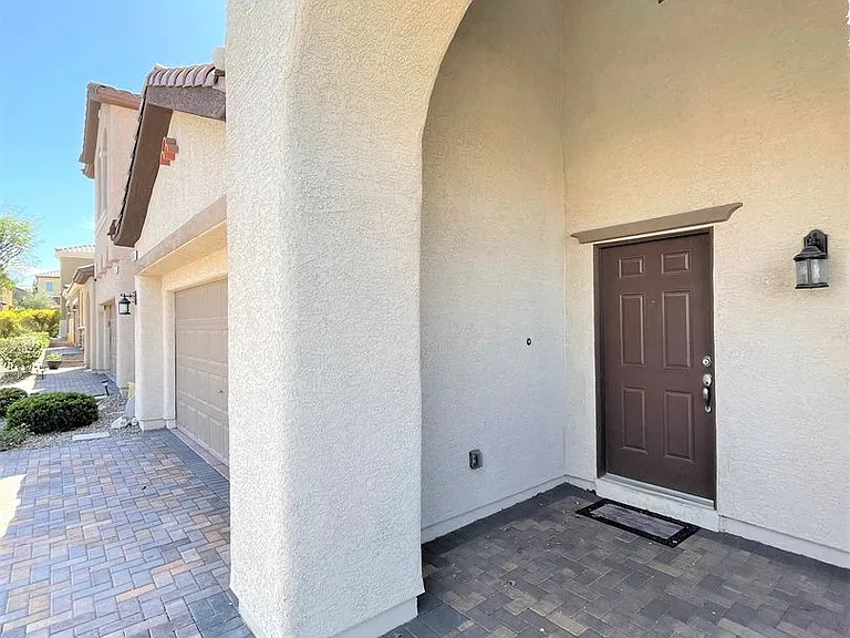 7063 Claythorn Rd — Photo 6