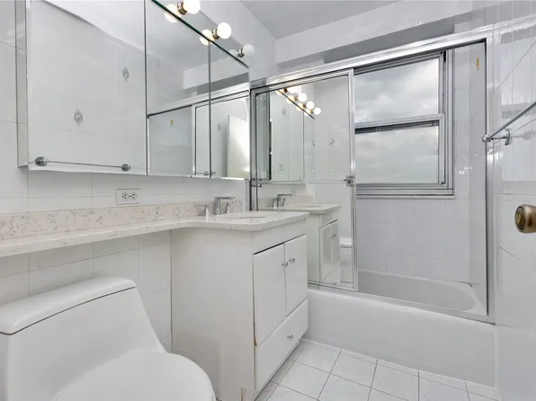 110-11 Queens Boulevard image 22 of 22