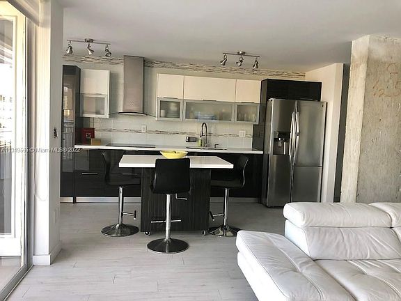 4th image of 18071 Biscayne Blvd APT 1501