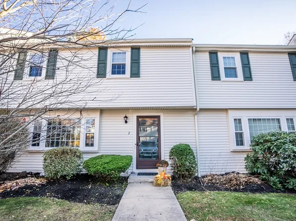 801 Washington St APT 2, Pembroke, MA 02359