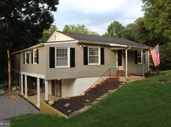 98 Greenwood Rd, Harpers Ferry, WV 25425