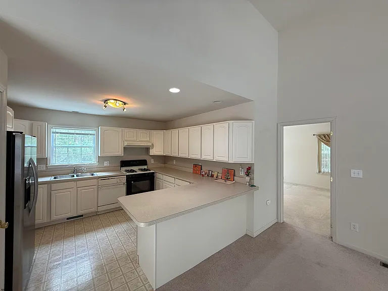 2 Club House Ln — Photo 7