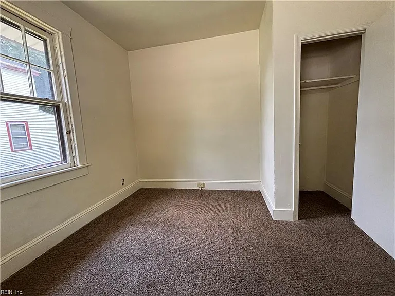 316 Constitution Ave — Photo 6