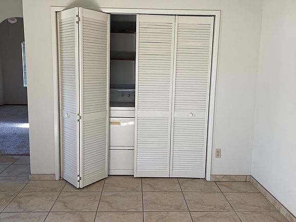 LAUNDRY OFF DINING AREA