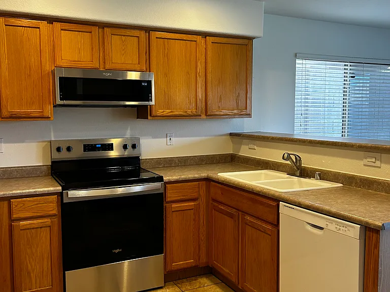 14704 W Carlin Dr — Photo 6