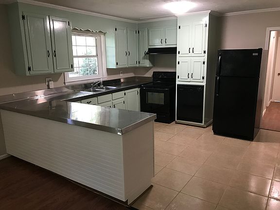 5th image of 205 Sherwood Dr