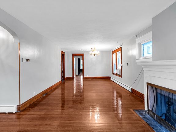 3rd image of 31 Stillwell Ave